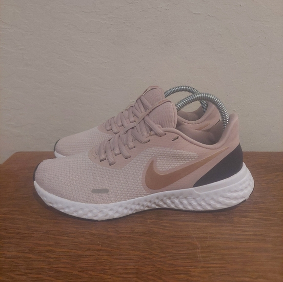Nike Revolution 5 Athletic Running Shoes Women's Size 7.5 - Picture 1 of 7